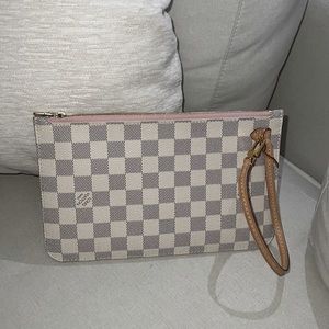 Louis Vuitton Neverfull Pochette